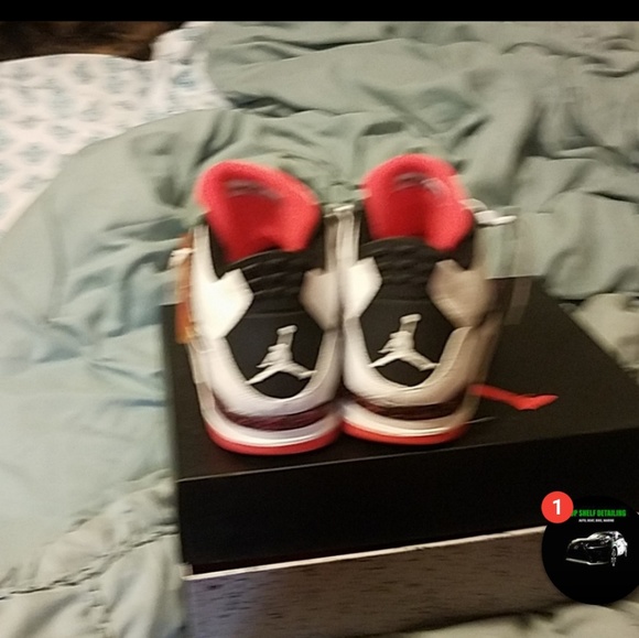 Jordan 4 - Picture 5 of 5